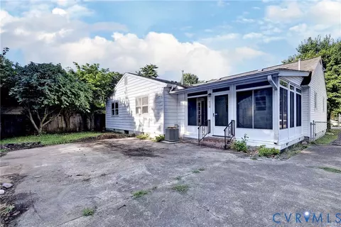 Exterior - 314 Winchester Dr, Hampton, VA 23666 photo 6 of 8