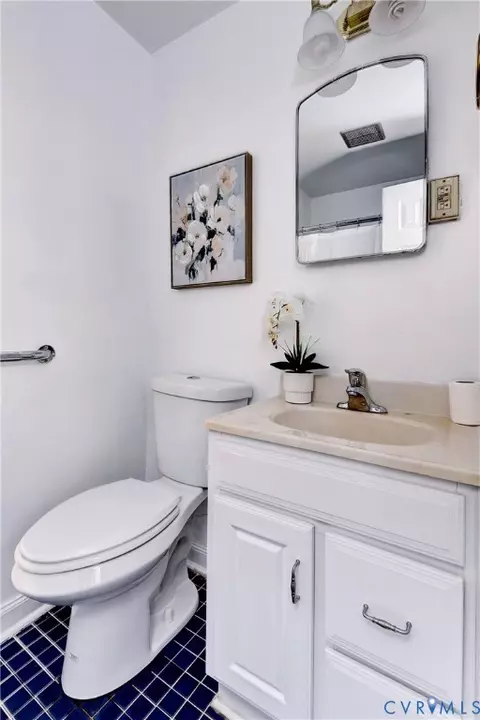 Bath - 314 Winchester Dr, Hampton, VA 23666 photo 1 of 3