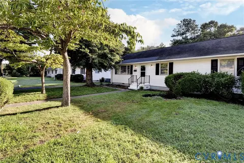 Exterior - 314 Winchester Dr, Hampton, VA 23666 photo 3 of 8