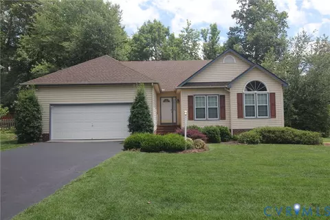 11811 Hardwood Dr, Midlothian, VA 23114