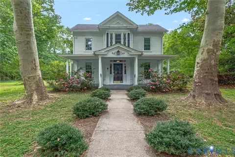 3952 Irvington Rd, Irvington, VA 22480