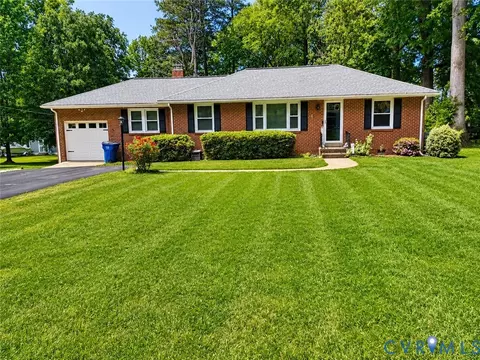 8374 Burnside Dr, Mechanicsville, VA 23116