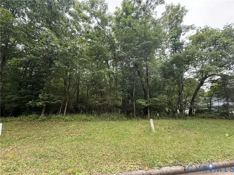 1030 Independence Dr, Martinsville, VA 24112