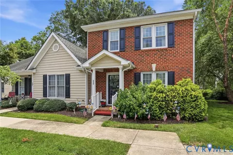 299 Robinson St #8, Ashland, VA 23005