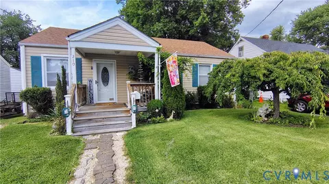 210 Plumtree Ave, Colonial Heights, VA 23834