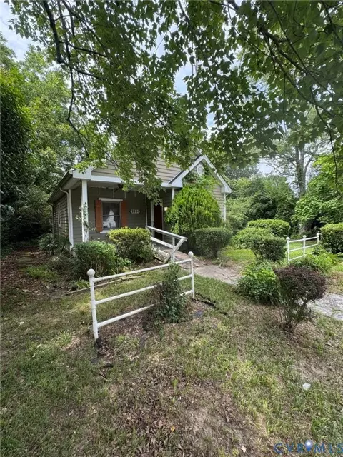 2201 Richmond St, Hopewell, VA 23860