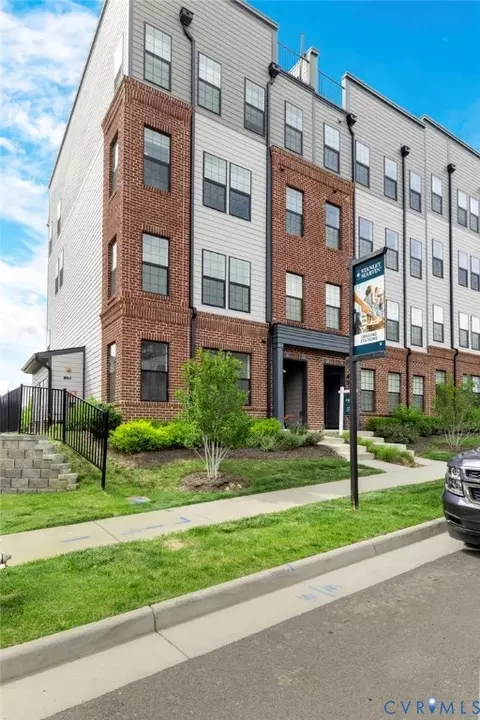 222 Brattice Dr, Midlothian, VA 23114