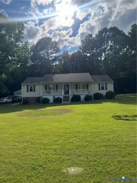 12380 Chester Dr, Disputanta, VA 23842