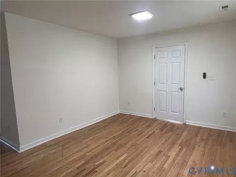 Living - 1403 Algona Rd, Chesapeake, VA 23324 photo 4 of 7