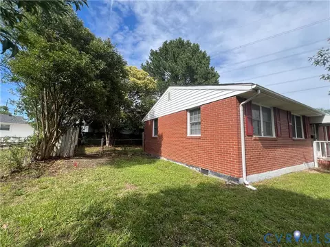 Exterior - 1403 Algona Rd, Chesapeake, VA 23324 photo 5 of 12
