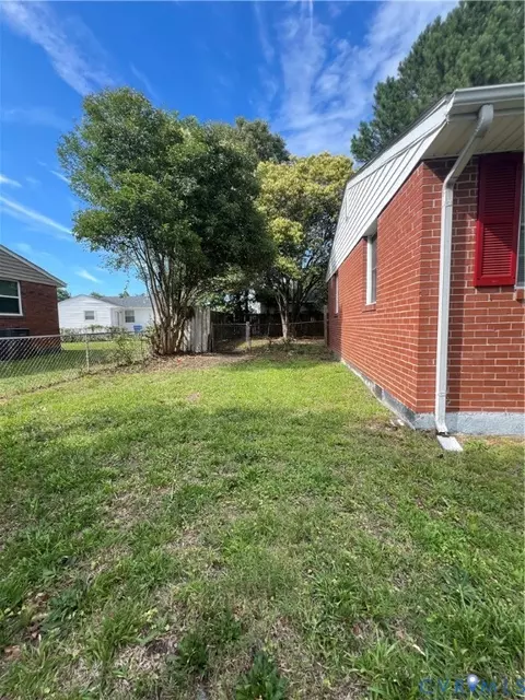 Exterior - 1403 Algona Rd, Chesapeake, VA 23324 photo 6 of 12
