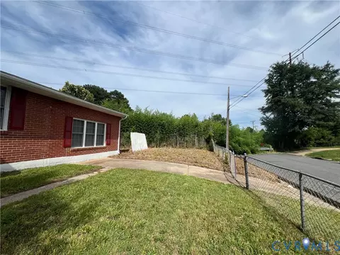Exterior - 1403 Algona Rd, Chesapeake, VA 23324 photo 3 of 12