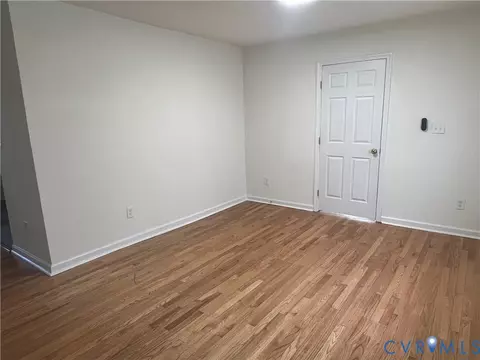 Living - 1403 Algona Rd, Chesapeake, VA 23324 photo 5 of 7