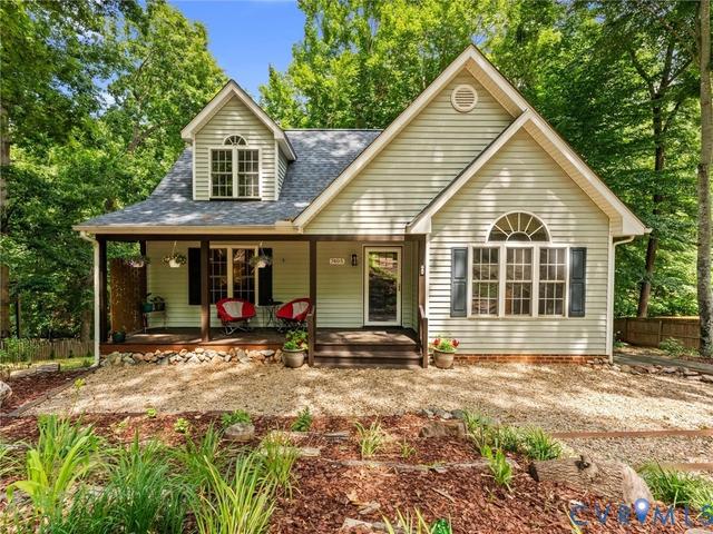7405 Kentucky Derby Dr, Midlothian, VA 23112
