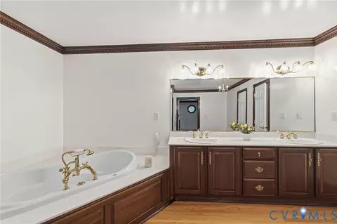 Bath - 2620 Robious Crossing Dr, Midlothian, VA 23113 photo 2 of 3