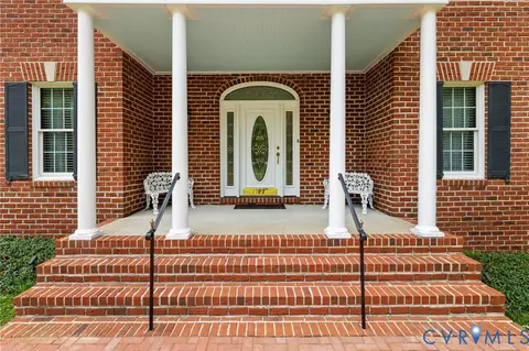Exterior - 2620 Robious Crossing Dr, Midlothian, VA 23113 photo 4 of 10