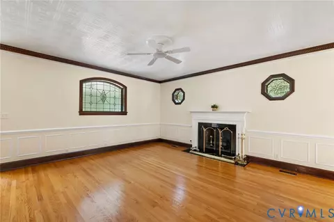 Living - 2620 Robious Crossing Dr, Midlothian, VA 23113 photo 2 of 5