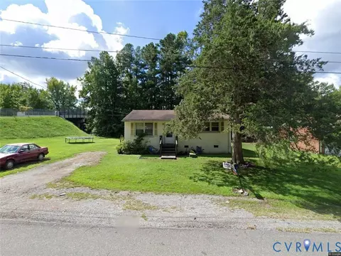 703 Falls St, Blackstone, VA 23824