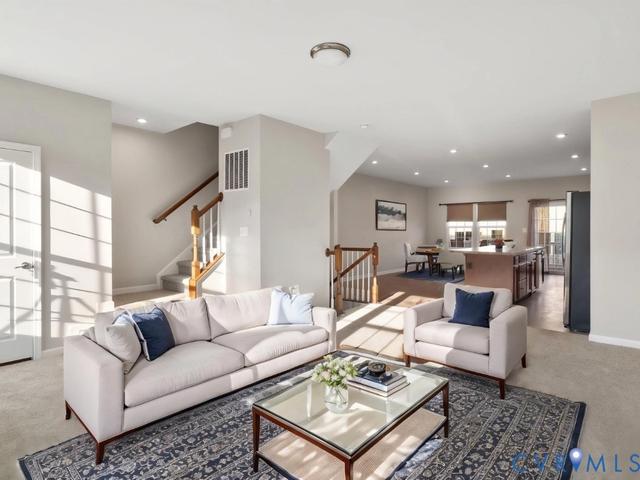 515 Streamview Dr, Fredericksburg, VA 22405