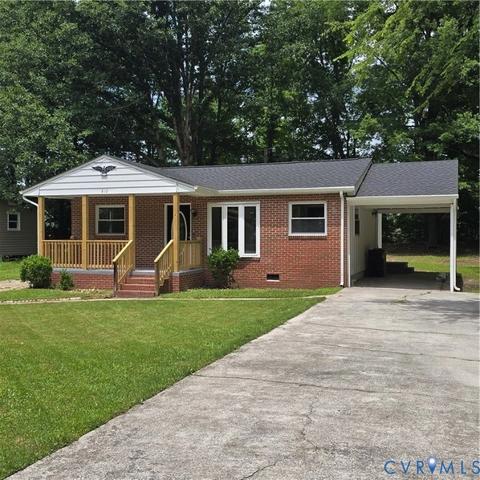 810 Luke St, Blackstone, VA 23824