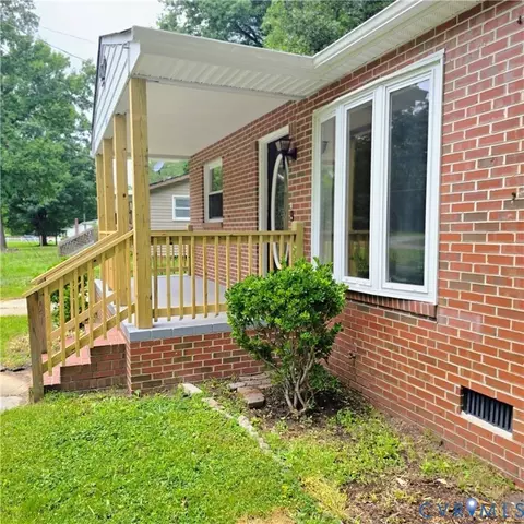 810 Luke St, Blackstone, VA 23824 photo 3