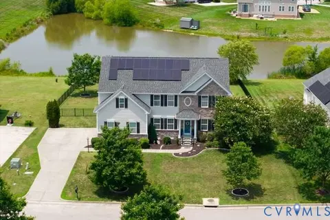 1907 White Mountain Dr, Chester, VA 23836