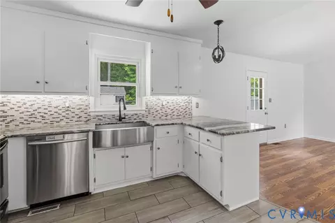 Kitchen - 2954 Maplevale Rd, Chester, VA 23831 photo 3 of 3