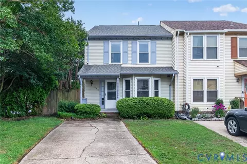 800 Foxmoore Ct, Virginia Beach, VA 23462