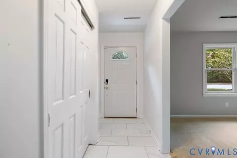 Entry Way - 207 Missionary Rdg, Hampton, VA 23669 photo 1 of 1