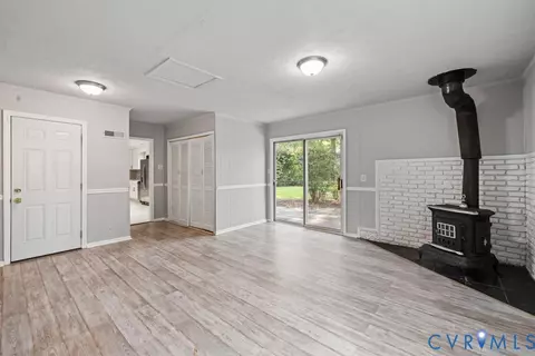 Living - 207 Missionary Rdg, Hampton, VA 23669 photo 3 of 3