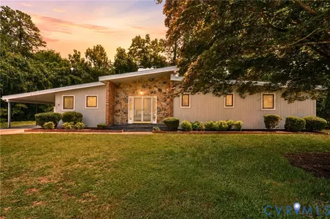 109 Breezy Hill Dr, Colonial Heights, VA 23834