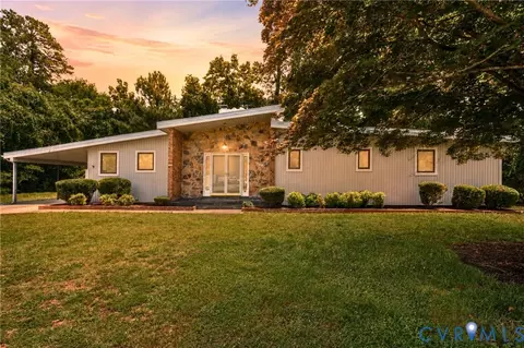 109 Breezy Hill Dr, Colonial Heights, VA 23834