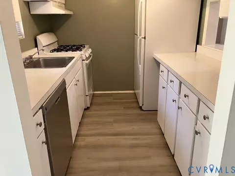 Kitchen - 11923 W Briar Patch Dr, Midlothian, VA 23113 photo 1 of 1
