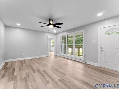 Living - 14705 Gatewood Rd, Dewitt, VA 23840 photo 4 of 11