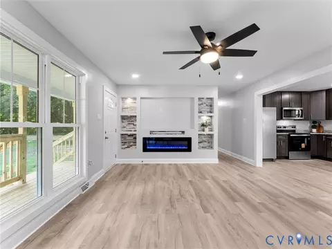 Living - 14705 Gatewood Rd, Dewitt, VA 23840 photo 2 of 11