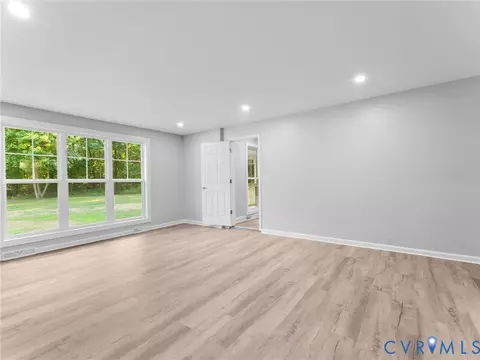 Living - 14705 Gatewood Rd, Dewitt, VA 23840 photo 8 of 11