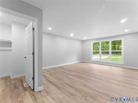 Living - 14705 Gatewood Rd, Dewitt, VA 23840 photo 9 of 11