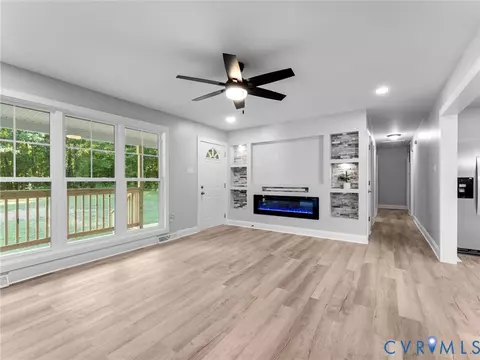 Living - 14705 Gatewood Rd, Dewitt, VA 23840 photo 3 of 11