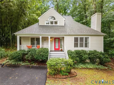 14302 Woods Walk Ln, Midlothian, VA 23112