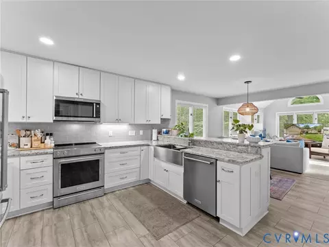 6310 Walnut Bend Ter, Midlothian, VA 23112 photo 9