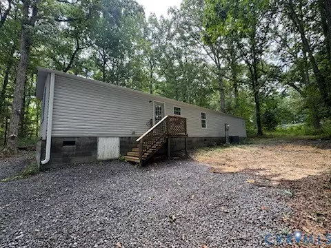 27413 Flank Rd, North Dinwiddie, VA 23805