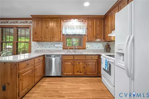 Kitchen - 413 Pleasanthill Dr, North Chesterfield, VA 23236 photo 1 of 4