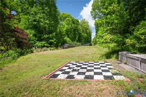 Exterior - 413 Pleasanthill Dr, North Chesterfield, VA 23236 photo 10 of 11