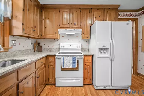 Kitchen - 413 Pleasanthill Dr, North Chesterfield, VA 23236 photo 2 of 4