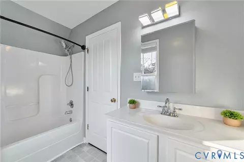 Bath - 111 E 13th St, Richmond, VA 23224 photo 4 of 4