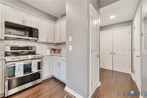 Entry Way - 111 E 13th St, Richmond, VA 23224 photo 2 of 3