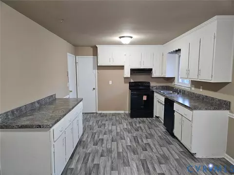 1211 Clifton Dr, Colonial Heights, VA 23834