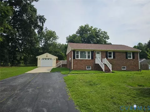 2032 Fortview Dr, Chester, VA 23831