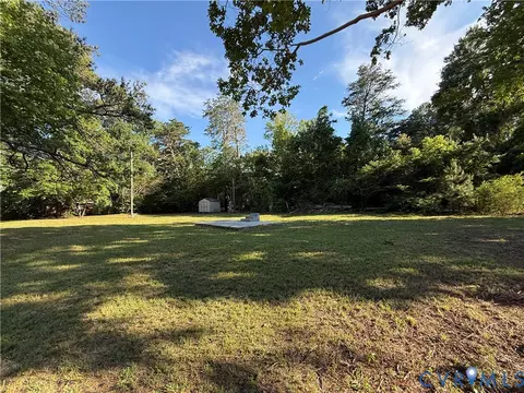 88 Seahawk Rd, Urbanna, VA 23175