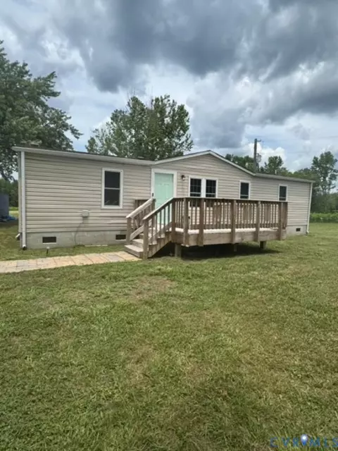 18384 Wakefield Rd, Courtland, VA 23837